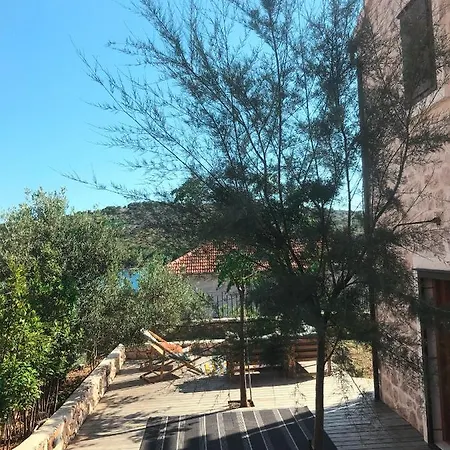 Plava Koza - Close To Sea On Car Free Island Apartment *